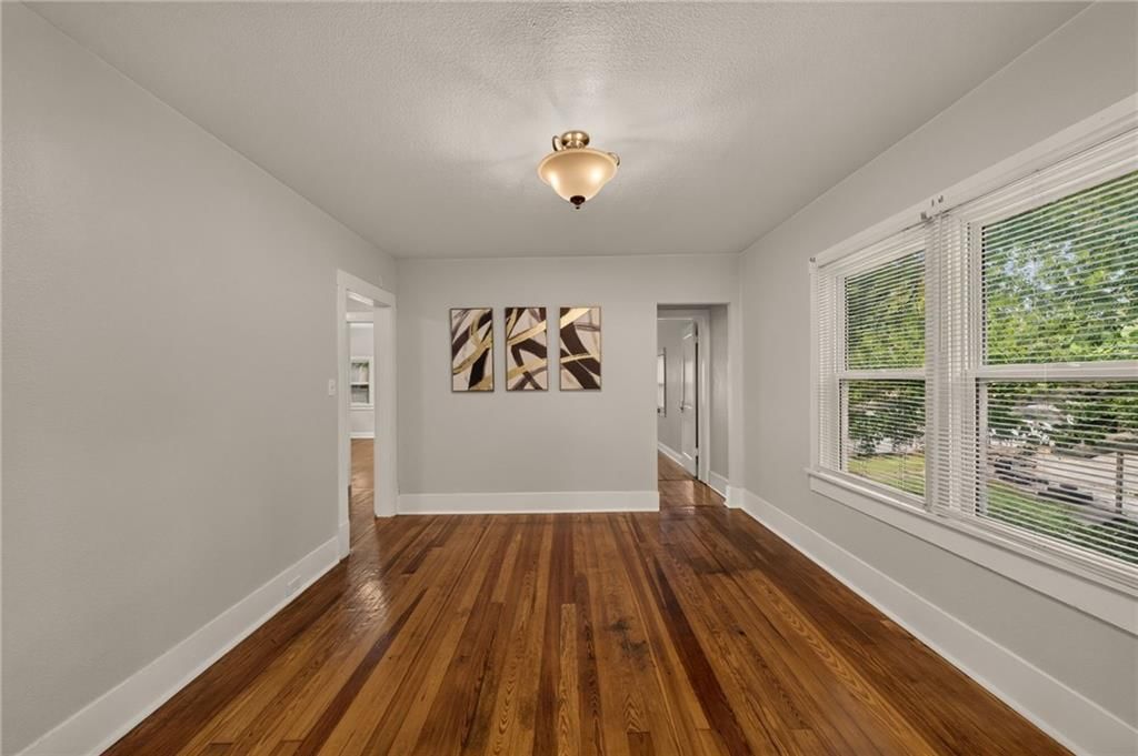 124 Riverside Drive — photo 30