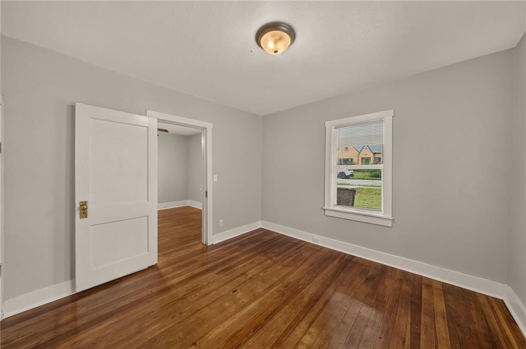 124 Riverside Drive — photo 31