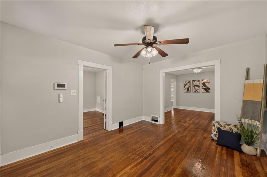 124 Riverside Drive — photo 36