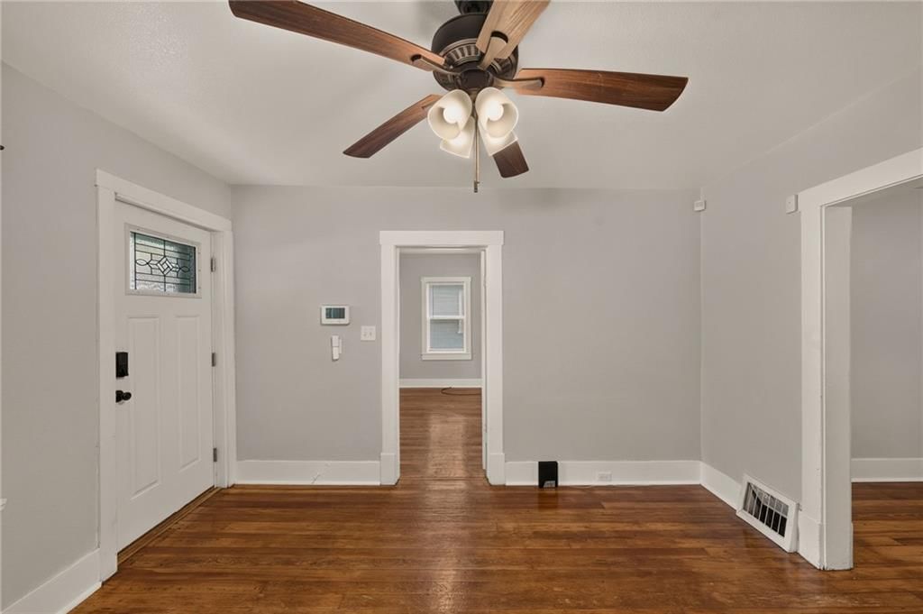 124 Riverside Drive — photo 37