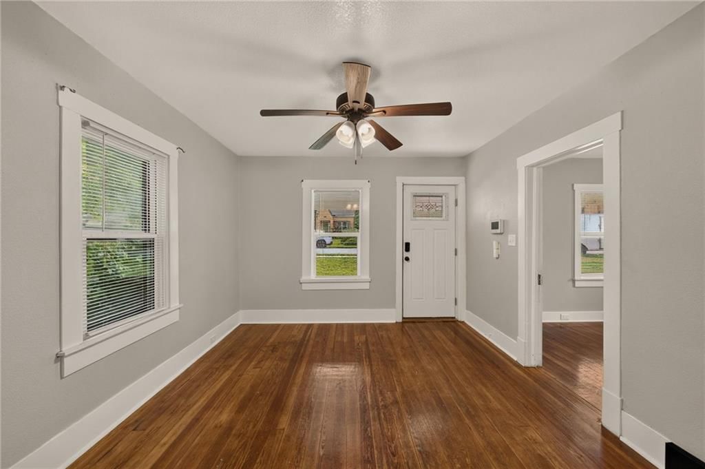 124 Riverside Drive — photo 38