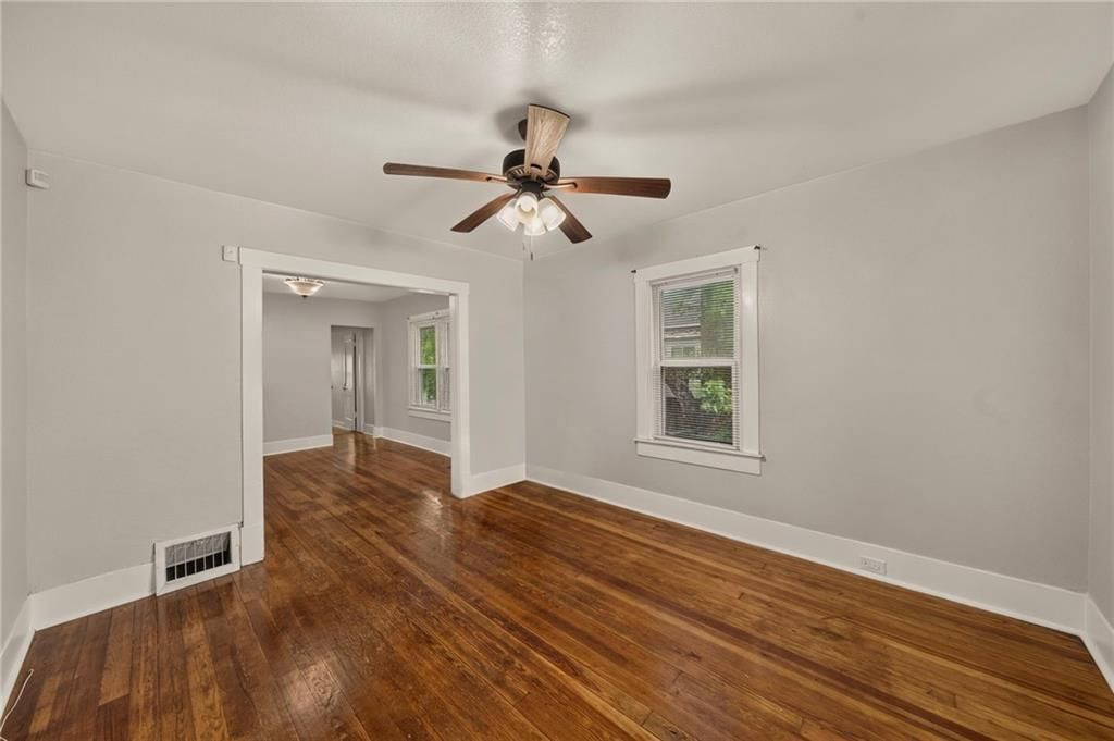 124 Riverside Drive — photo 40