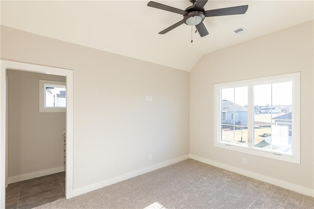 18501 Windsor Street — photo 43