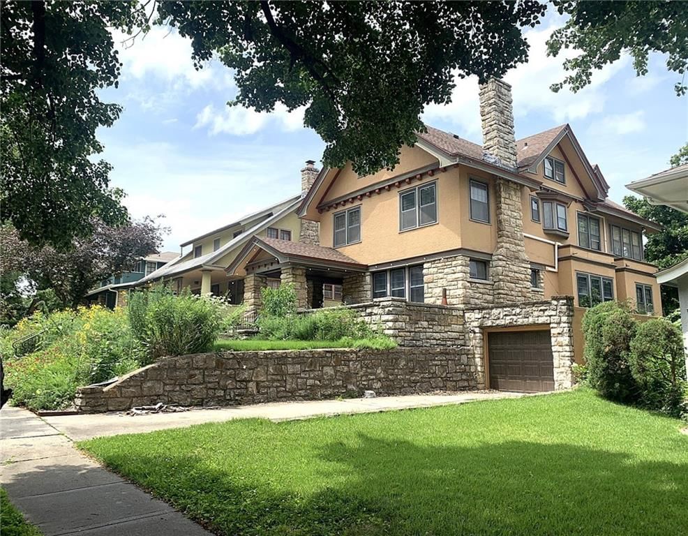 18 W Concord Avenue — photo 1