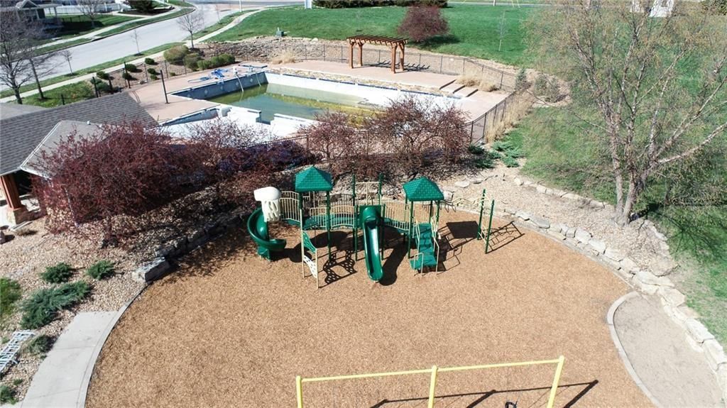 1201 SW Corinthian Lane — photo 25