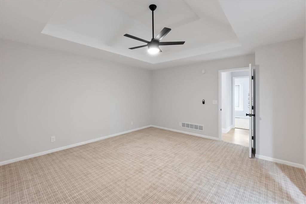 Photo 12 of 23 - 6401 N Park Avenue, Kansas City, MO 64118