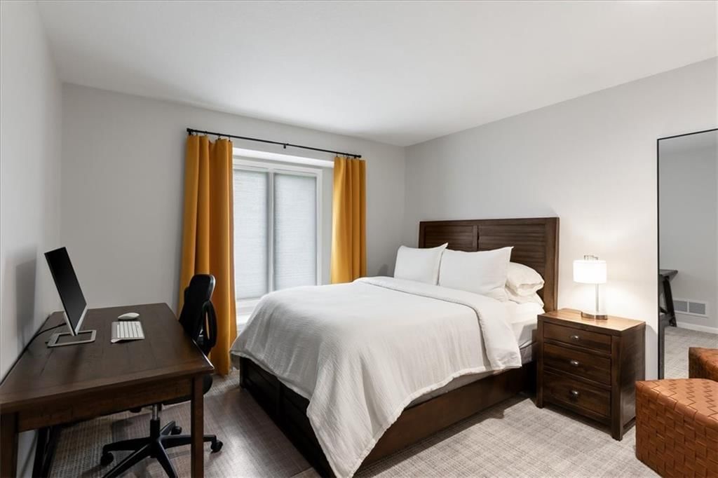 Photo 14 of 23 - 6401 N Park Avenue, Kansas City, MO 64118
