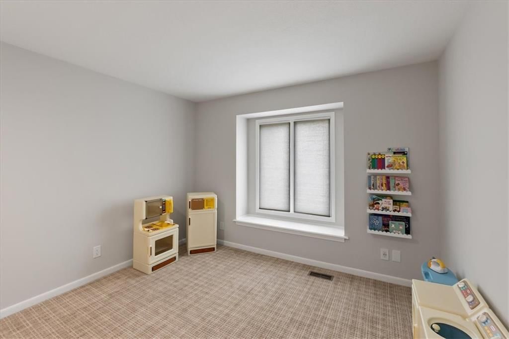 Photo 15 of 23 - 6401 N Park Avenue, Kansas City, MO 64118