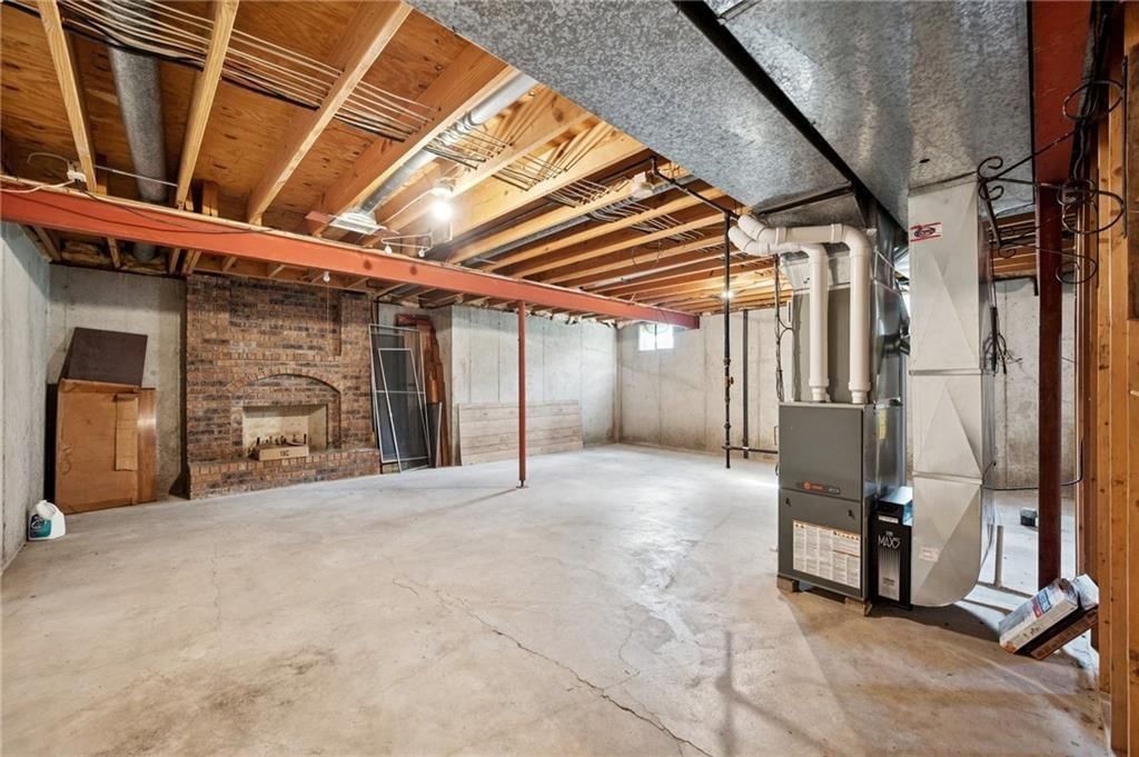 Photo 17 of 23 - 6401 N Park Avenue, Kansas City, MO 64118