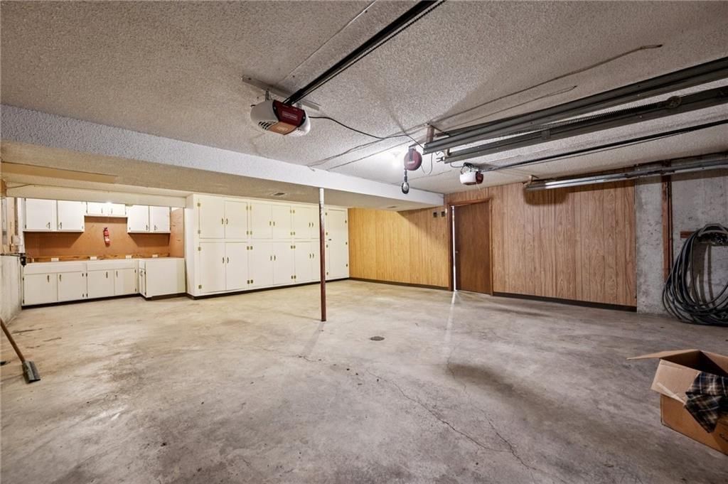 Photo 19 of 23 - 6401 N Park Avenue, Kansas City, MO 64118