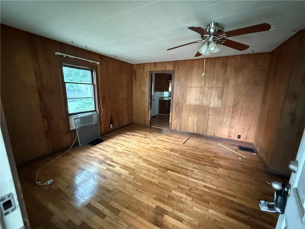 108 NW Heady Avenue — photo 6