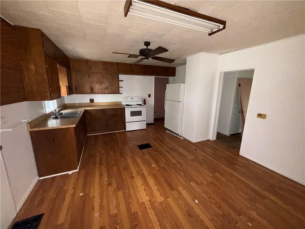 108 NW Heady Avenue — photo 7