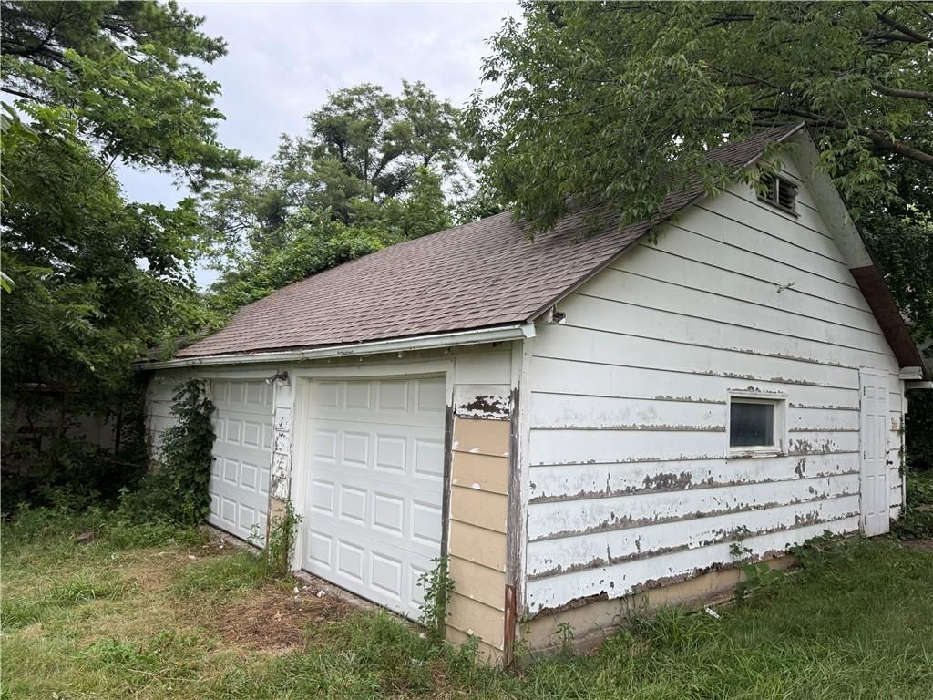 108 NW Heady Avenue — photo 15