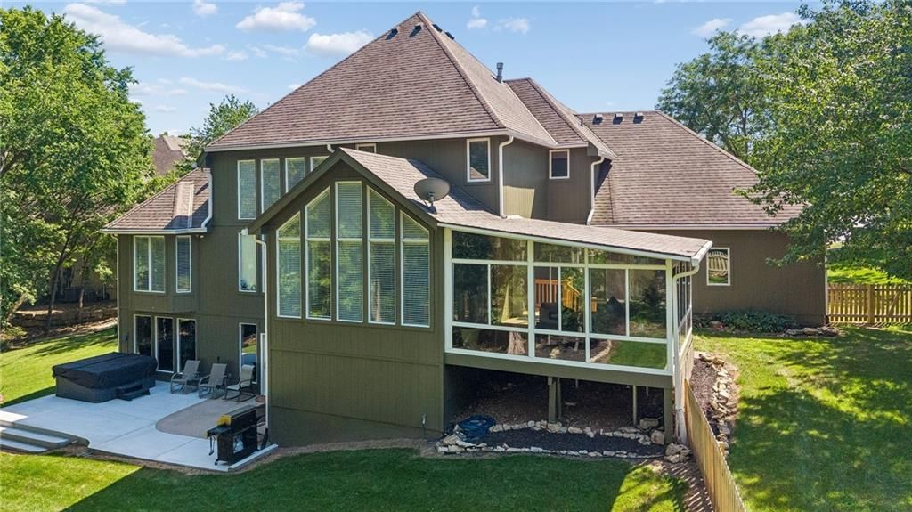2400 SW Winteroak Court — photo 9