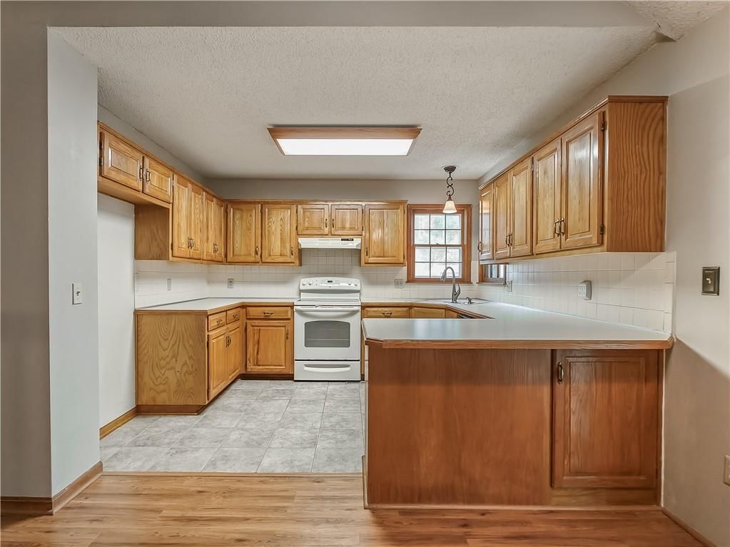 1225 E 125th Street — photo 10