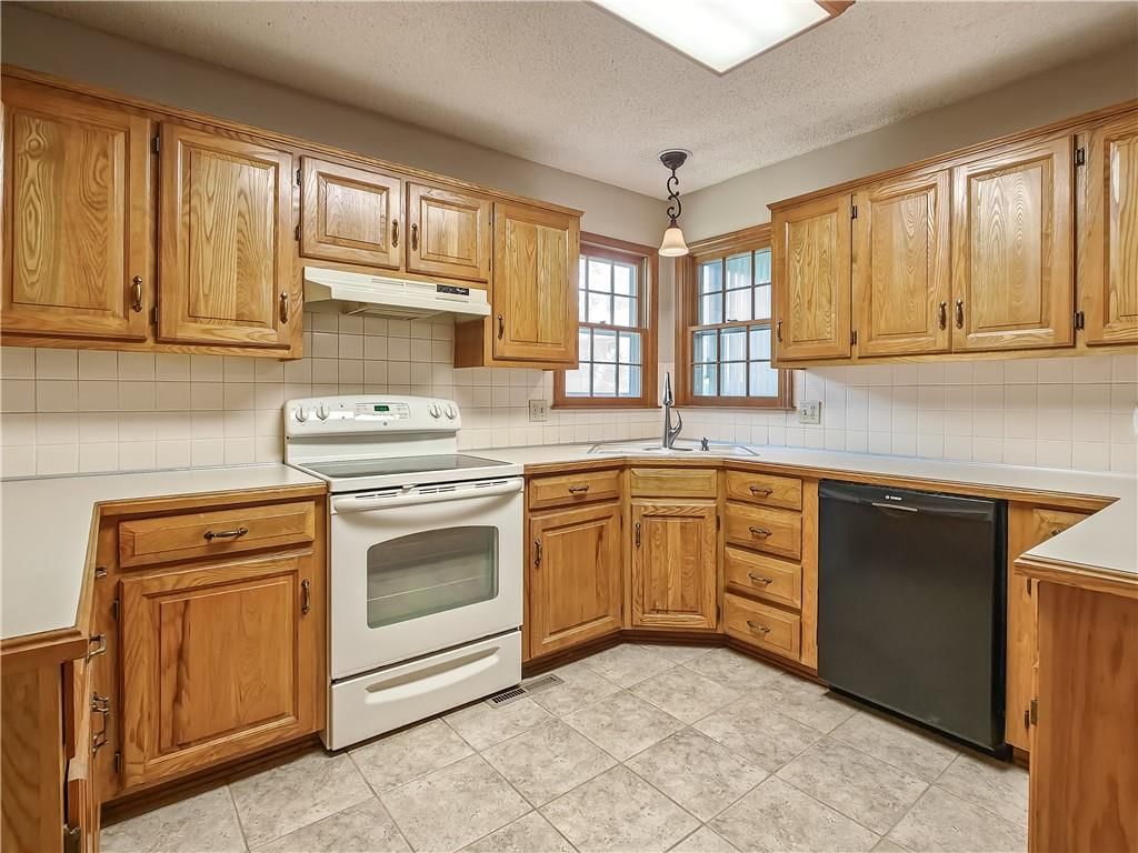 1225 E 125th Street — photo 11