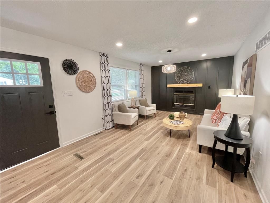 709 SW 31st Court — photo 2