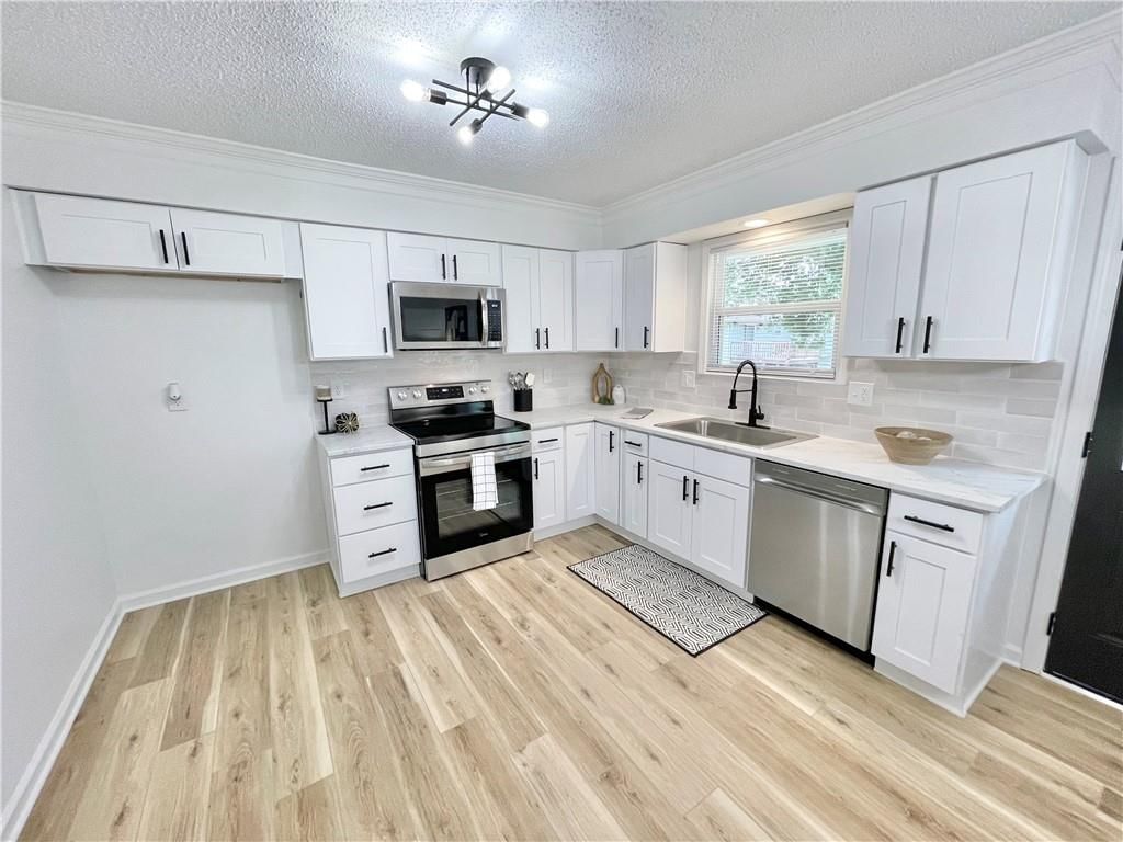 709 SW 31st Court — photo 7