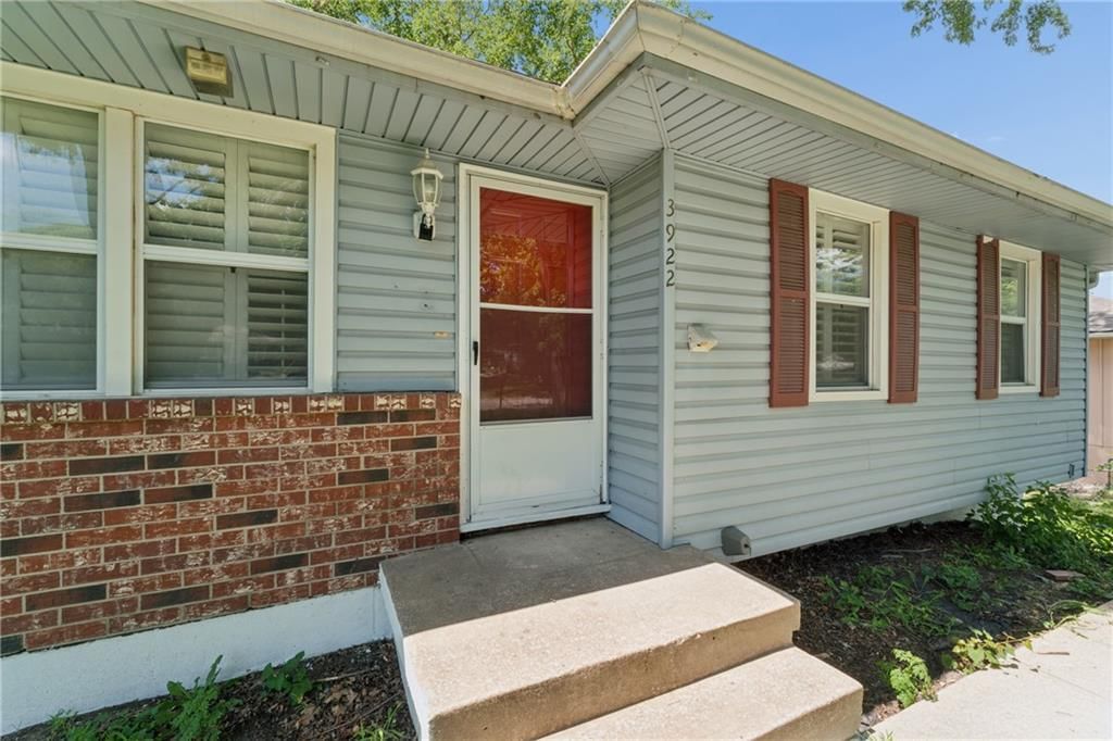 3922 S Harbaugh Drive — photo 4