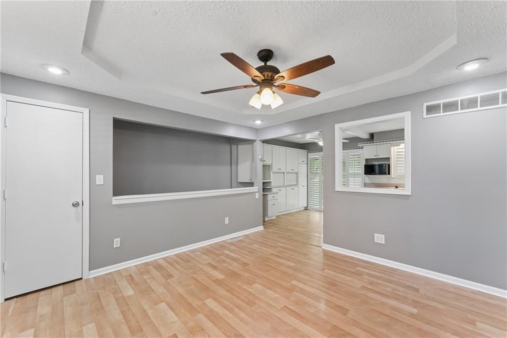 3922 S Harbaugh Drive — photo 6