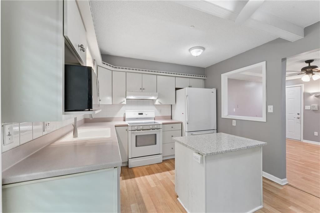3922 S Harbaugh Drive — photo 12