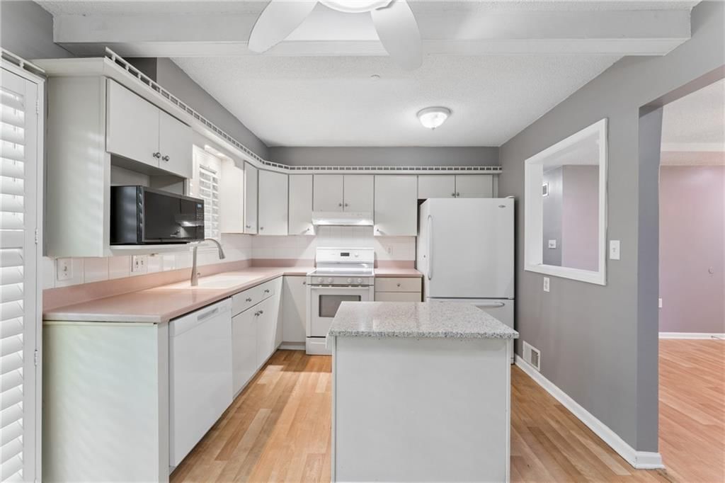 3922 S Harbaugh Drive — photo 15