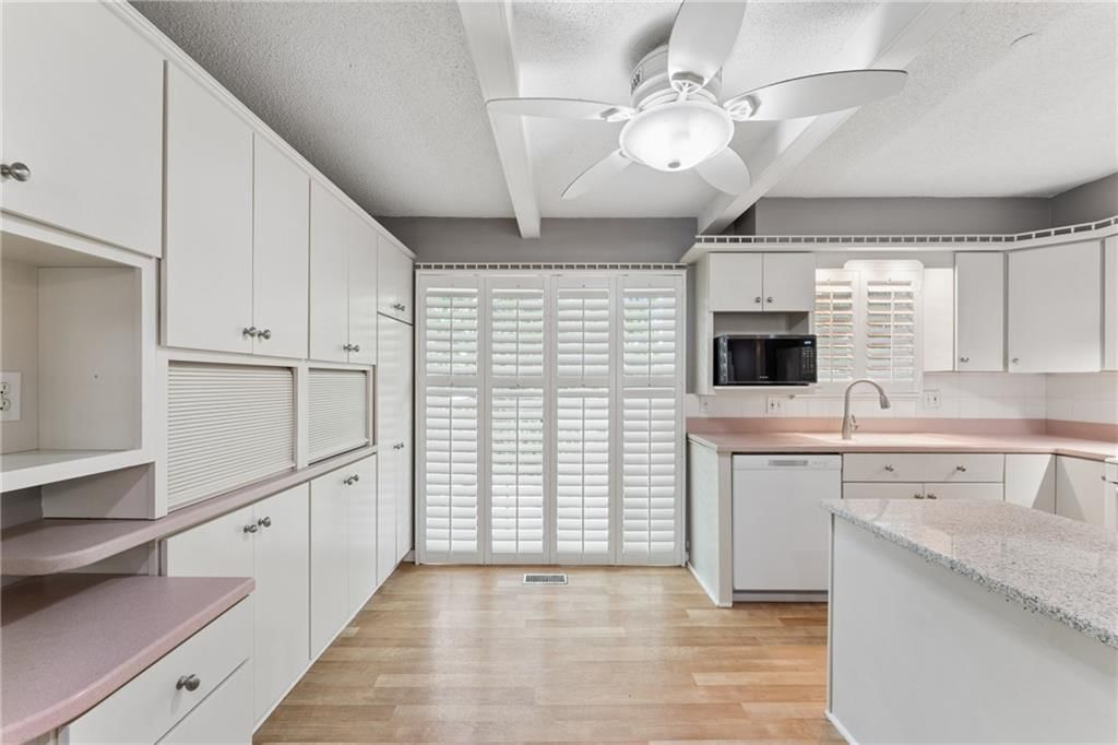 3922 S Harbaugh Drive — photo 17