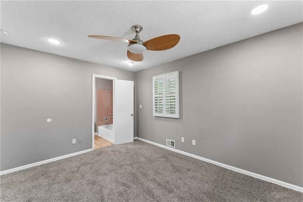 3922 S Harbaugh Drive — photo 20