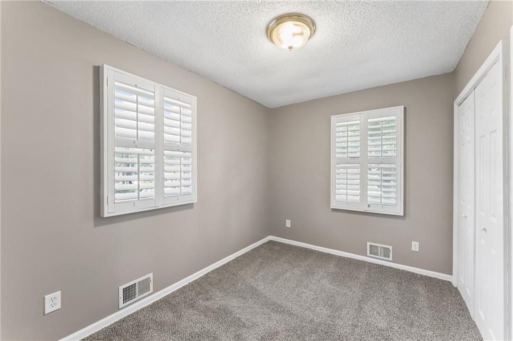3922 S Harbaugh Drive — photo 23
