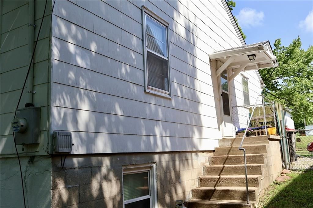 218 W Market Street — photo 18