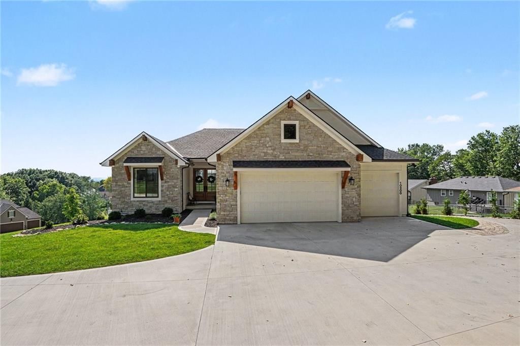 10200 River Hills Drive — photo 2