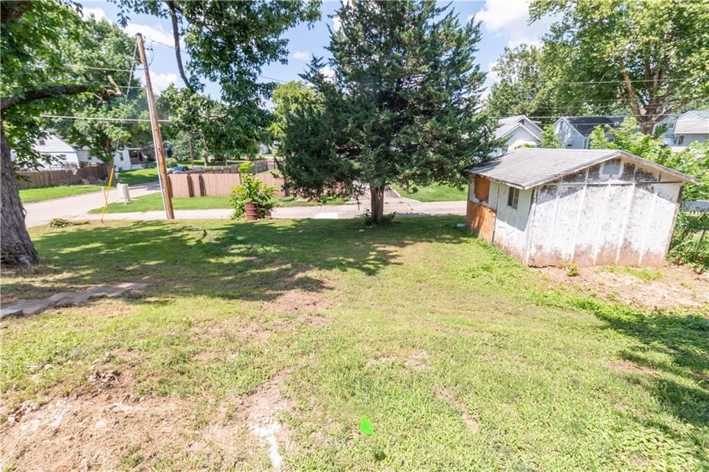 2407 Penn Street — photo 36