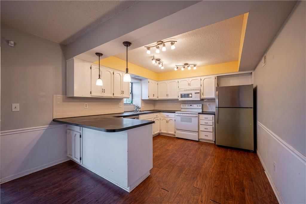 Photo 6 of 19 - 301 NW 79TH Terrace, Kansas City, MO 64118