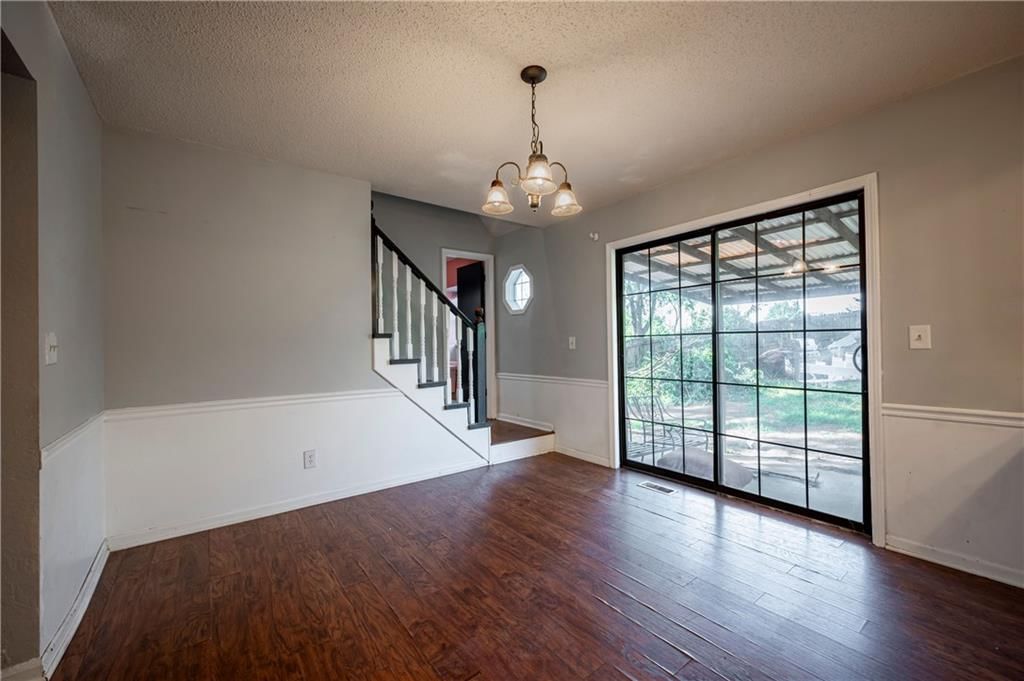 Photo 7 of 19 - 301 NW 79TH Terrace, Kansas City, MO 64118