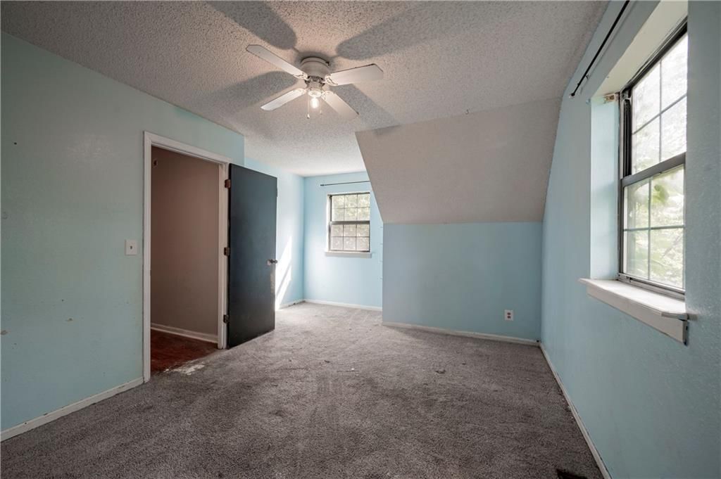 Photo 13 of 19 - 301 NW 79TH Terrace, Kansas City, MO 64118