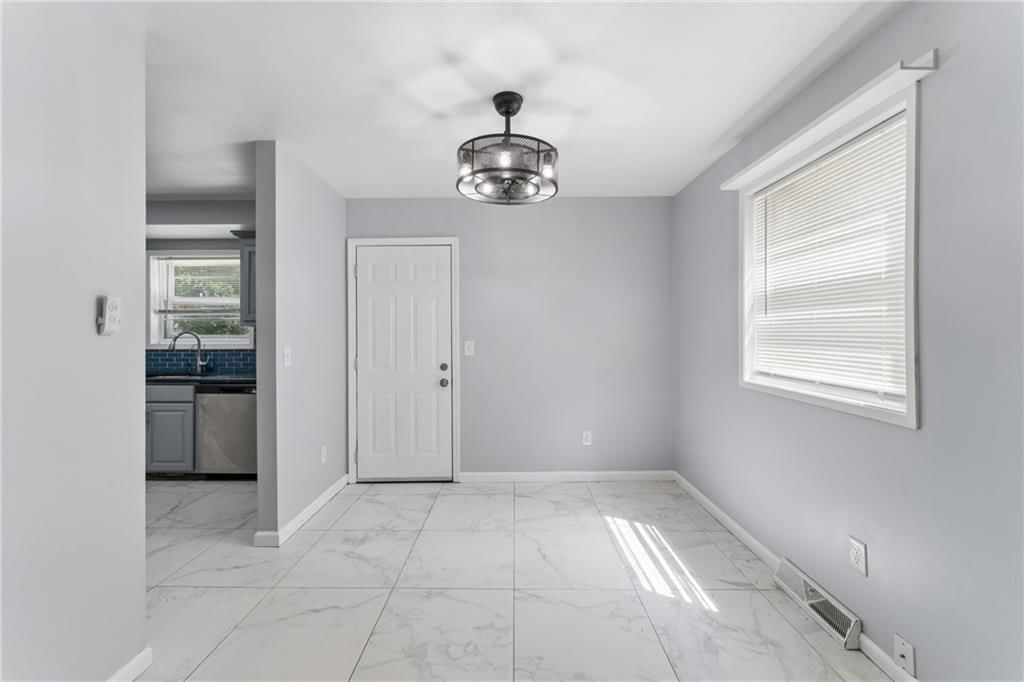 1216 NW 66th Terrace — photo 9