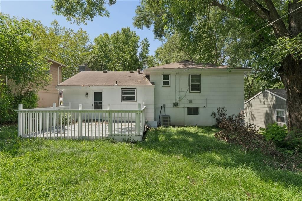 1216 NW 66th Terrace — photo 33