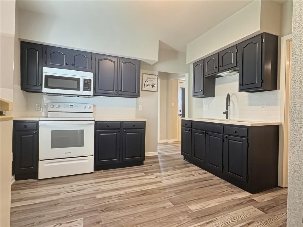 112 S Taylor Street — photo 6