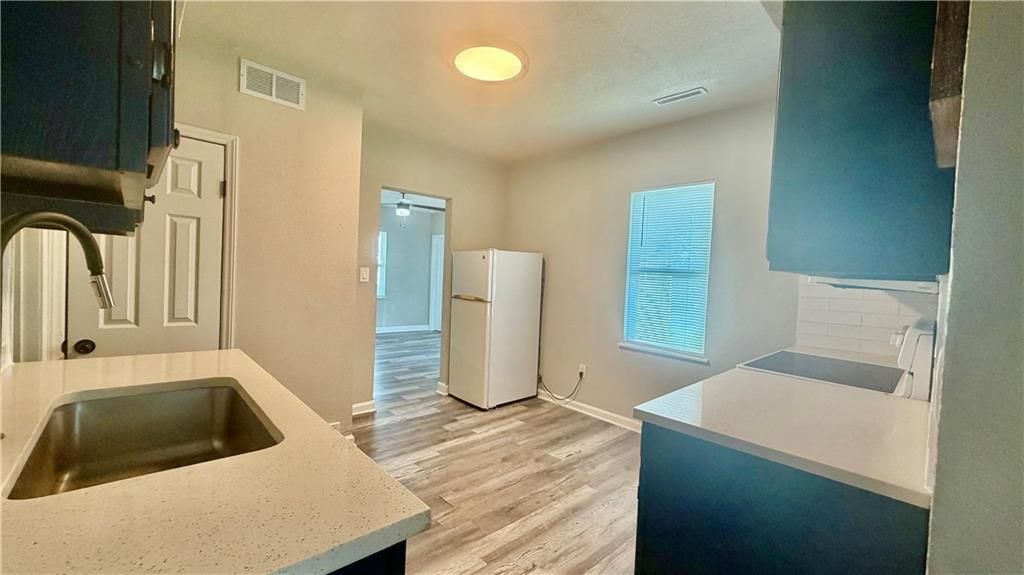 112 S Taylor Street — photo 9