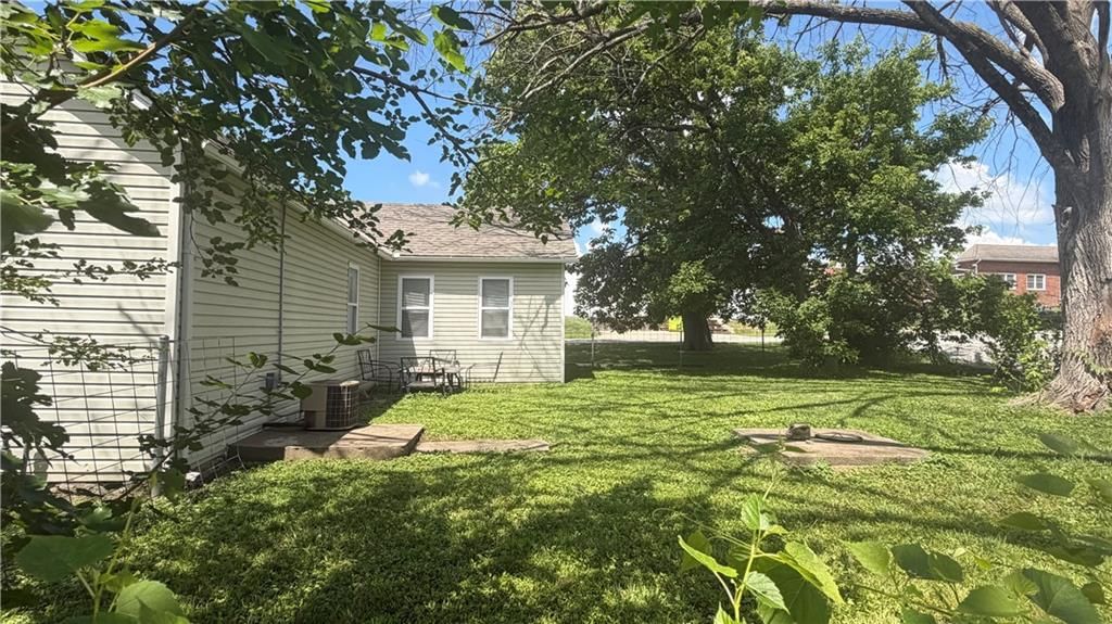 112 S Taylor Street — photo 21