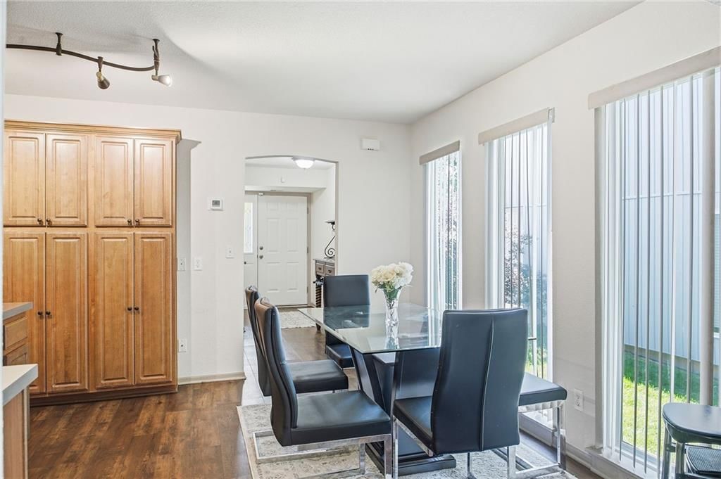 517 SW Shadow Glen Drive — photo 4