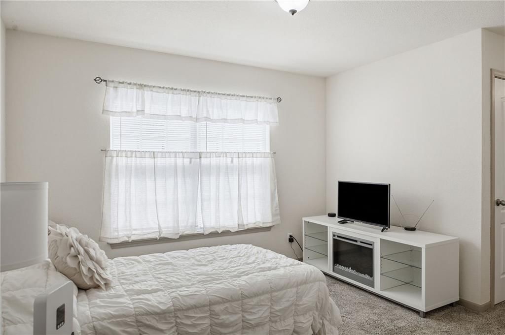 517 SW Shadow Glen Drive — photo 12