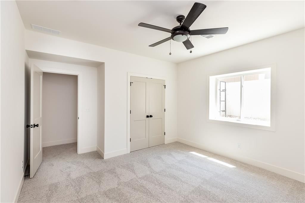 18505 Windsor Street — photo 38