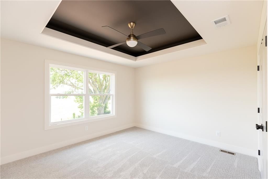 18505 Windsor Street — photo 41