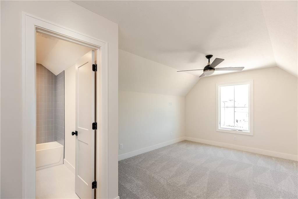 18505 Windsor Street — photo 46