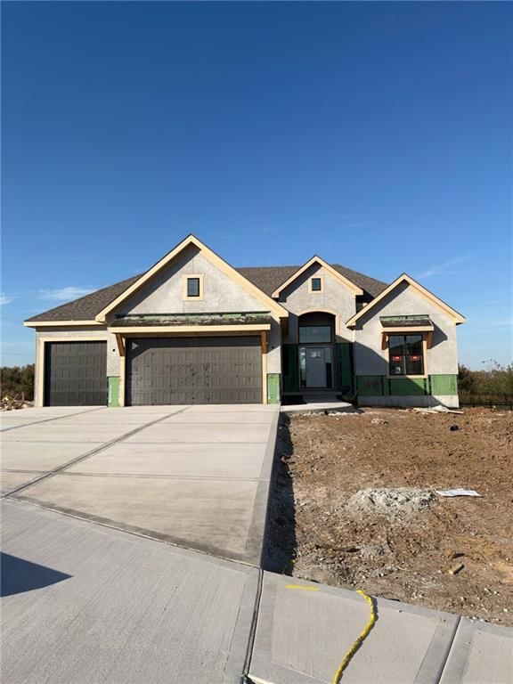 18505 Windsor Street, Overland Park, KS: listing photo 3