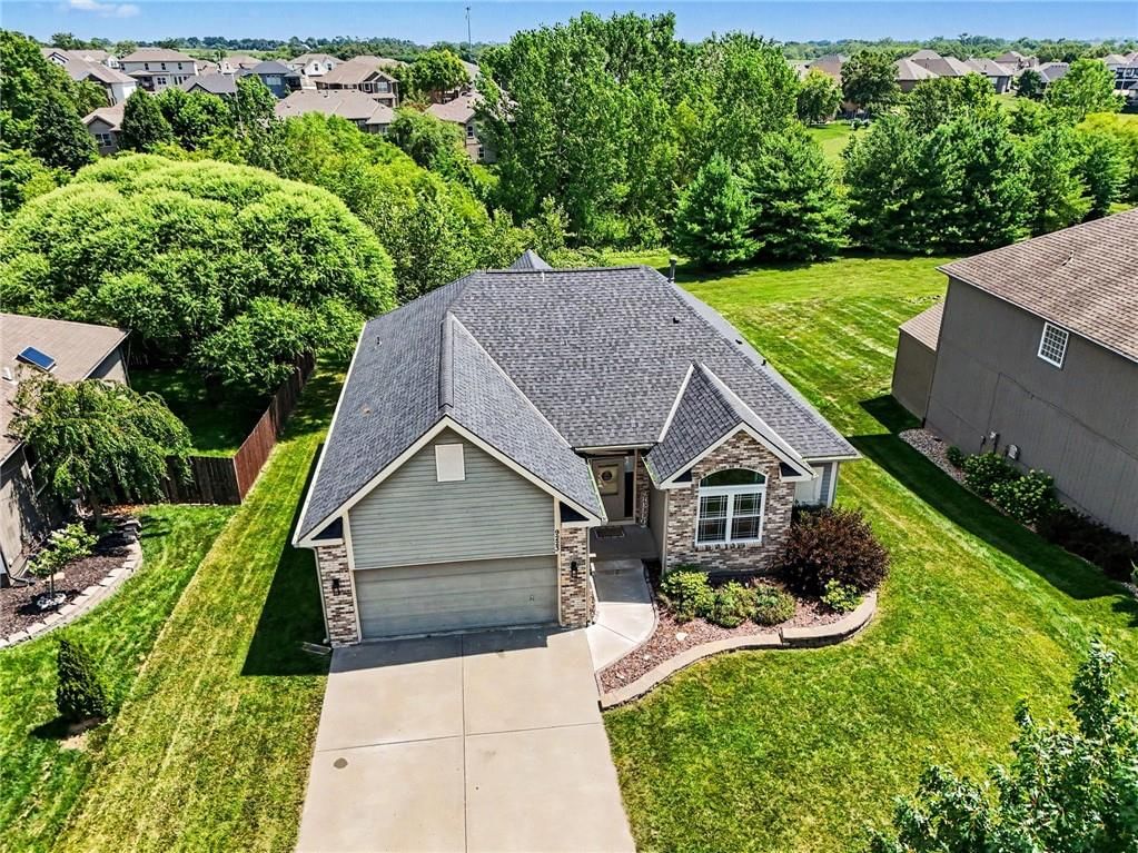 9223 N Jarboe Street — photo 1
