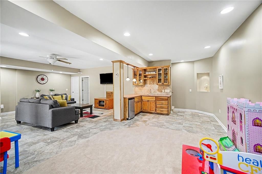 9223 N Jarboe Street — photo 22