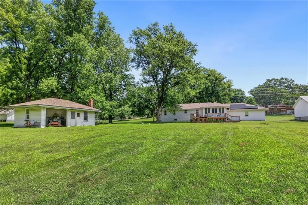 416 N US 169 Highway — photo 29