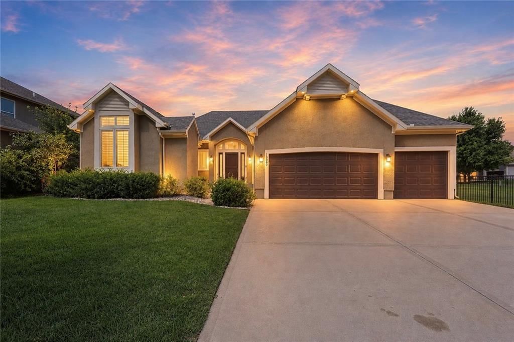 11260 S Whitehall Street, Olathe, KS